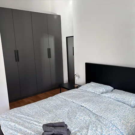 2 Minutes Walking From Train Station Lausanne