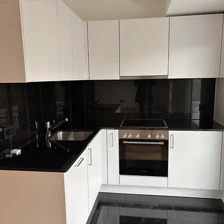 2 Minutes Walking From Train Station * 로잔