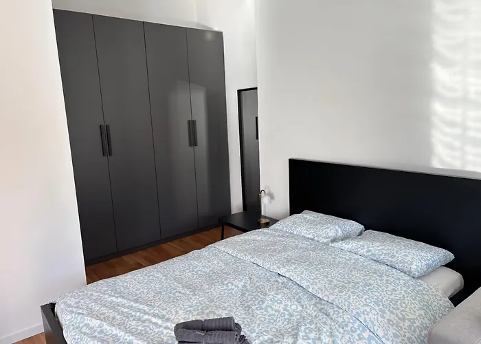 2 Minutes Walking From Train Station 로잔