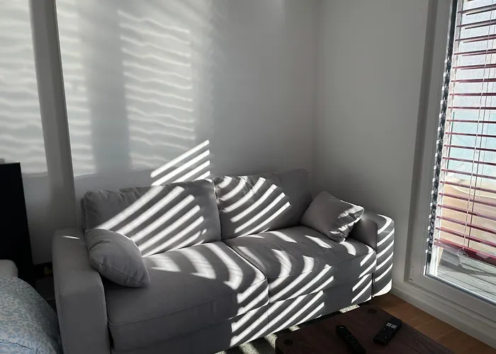 2 Minutes Walking From Train Station 로잔