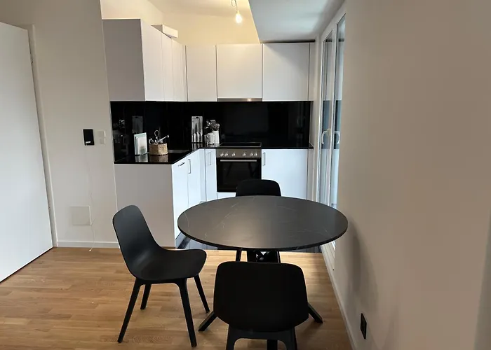 2 Minutes Walking From Train Station Apartment