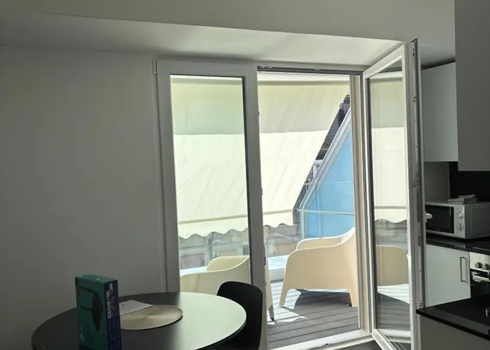 아파트 2 Minutes Walking From Train Station