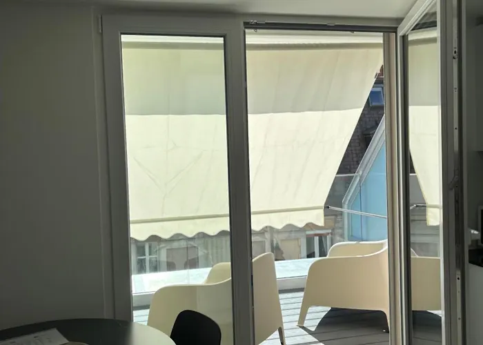 아파트 2 Minutes Walking From Train Station *