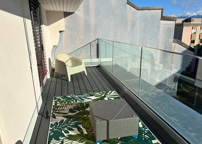 2 Minutes Walking From Train Station * Lausanne